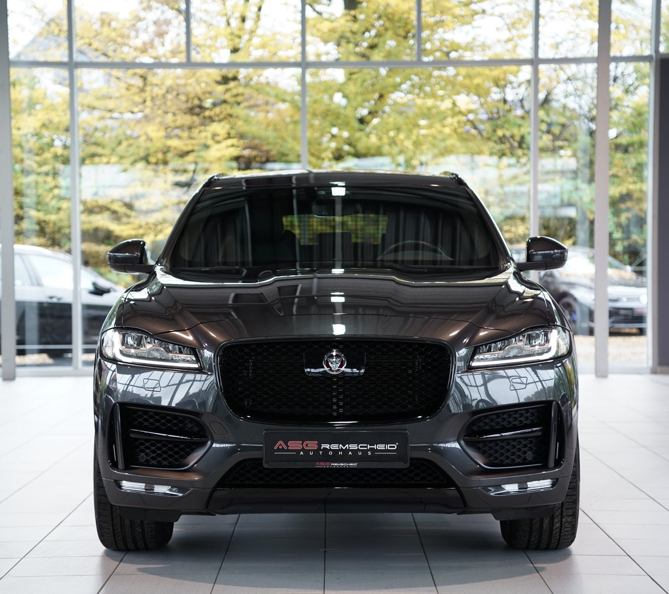 Jaguar F Pace