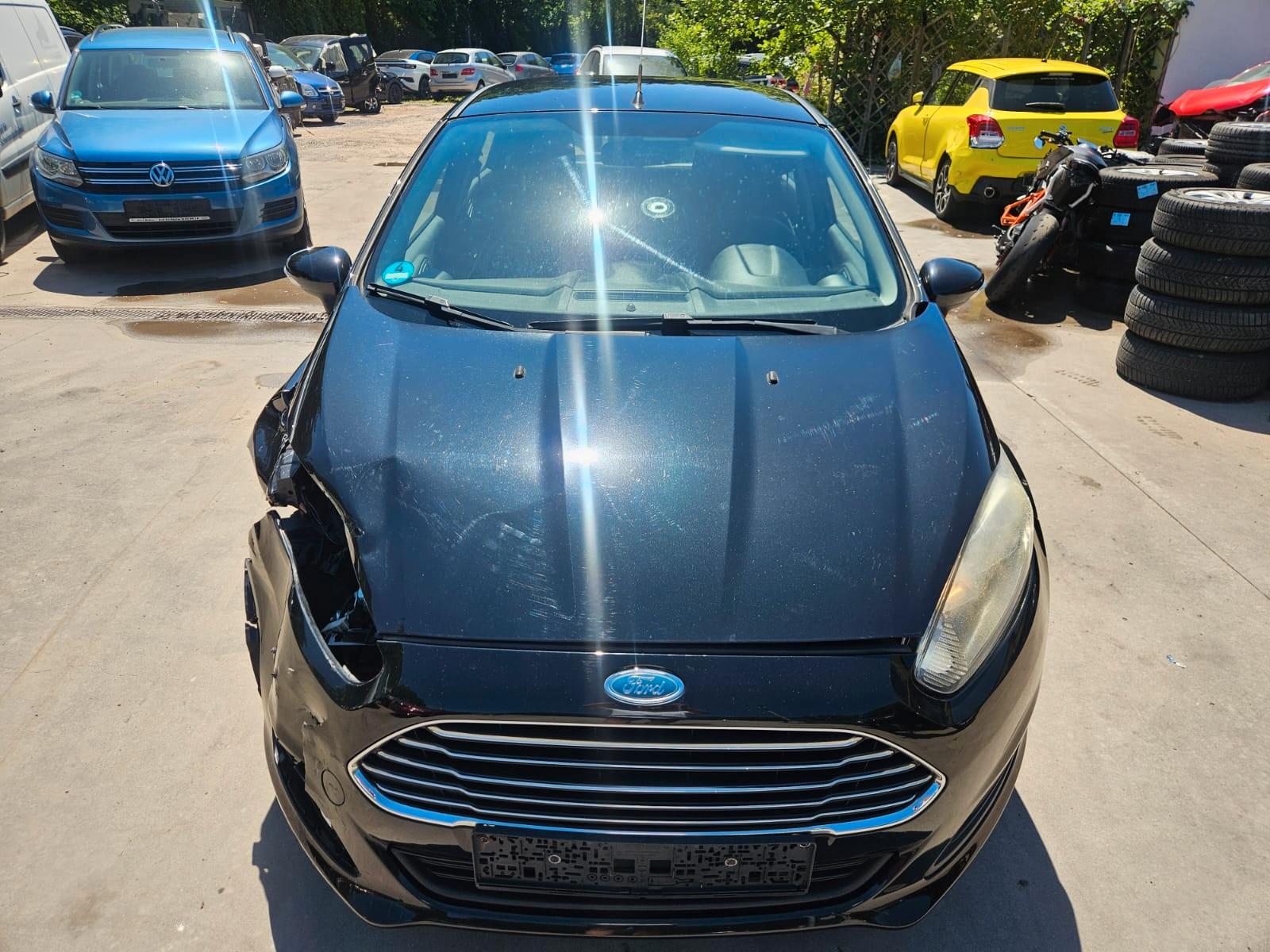 Ford Fiesta 2013 — interior