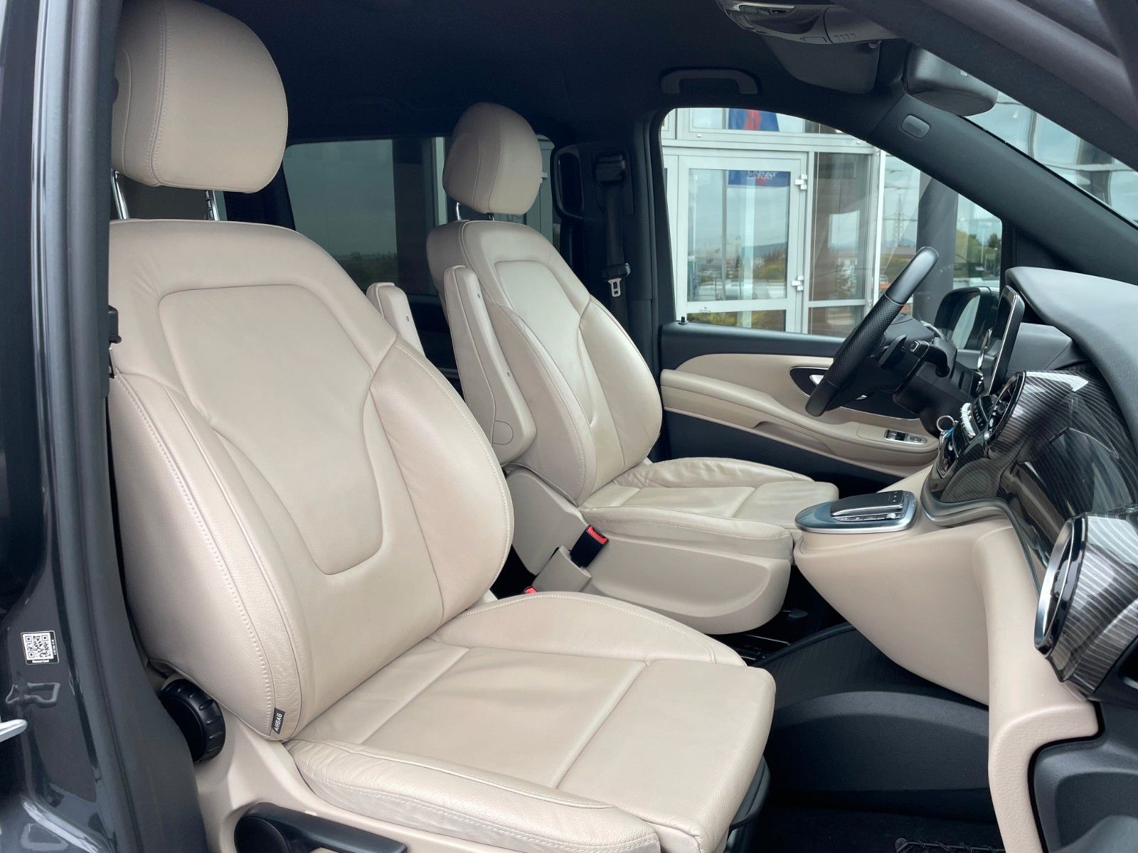 Fahrzeugabbildung Mercedes-Benz V 300 d AVA ED 4MATIC Sitzklima Burmester 6Sitze