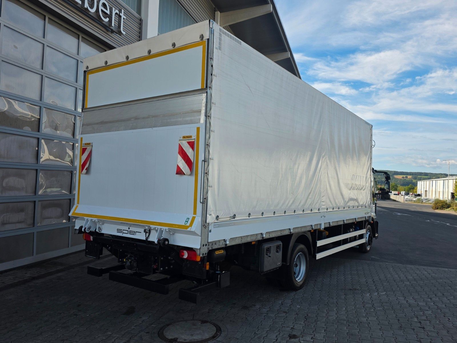 Fahrzeugabbildung Iveco Eurocargo ML120E25 LBW 1.500 3 Sitze Klima