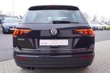 Volkswagen Tiguan 1.4 16V TSI Sound LED Navi ACC App-Connec - mit Benzin-Antrieb: Stoff, Scheckheftgepflegt, Geländewagen