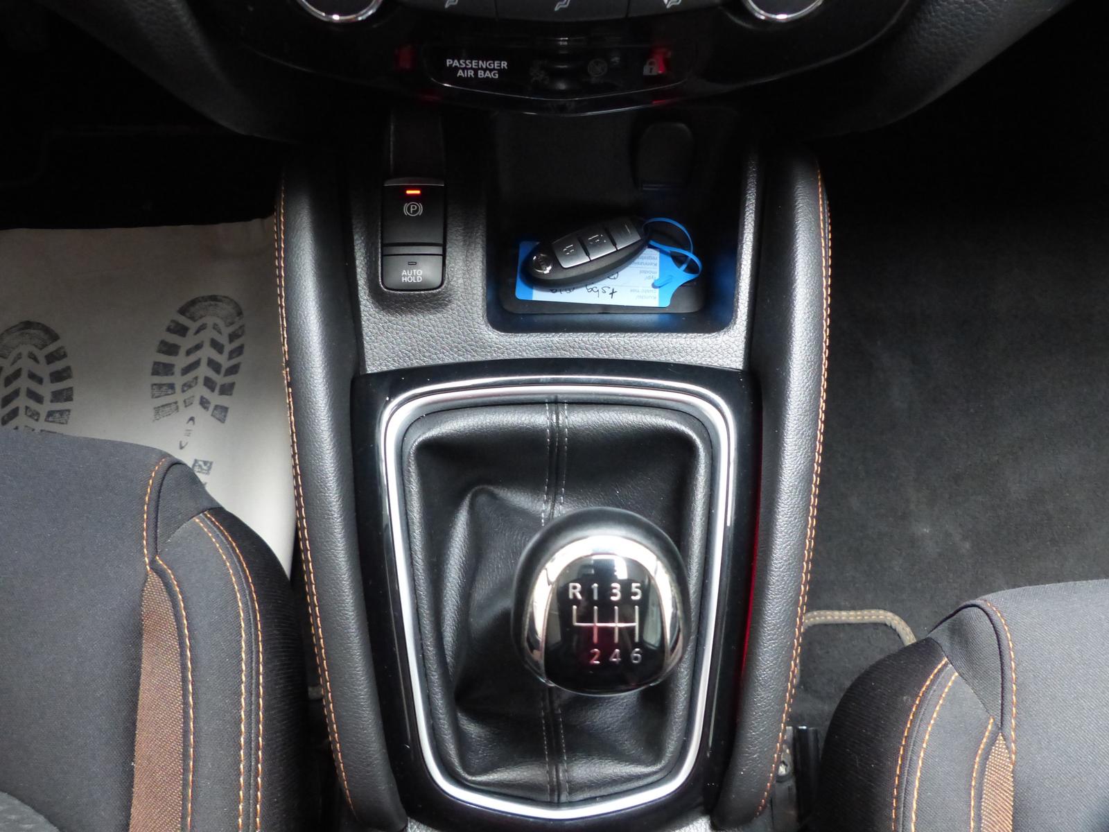 Nissan Qashqai N-Motion Panod+Navi+360°+PDC+Winterpaket