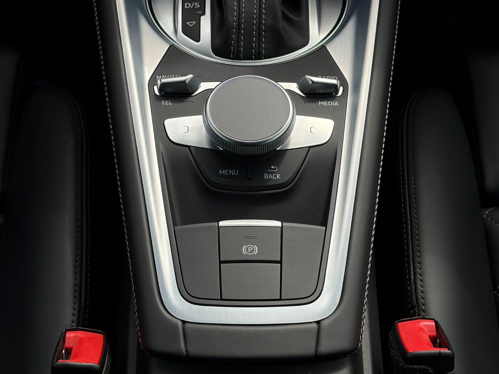 Fahrzeugabbildung Audi TT Coupe 1.8 TFSI S Line B&O CAM Tempomat Leder