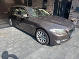 BMW 520i Touring Luxury line - BMW 520 aus 2011: Kombi