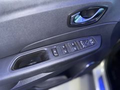 RENAULT Captur Limited - Thumbnail 11