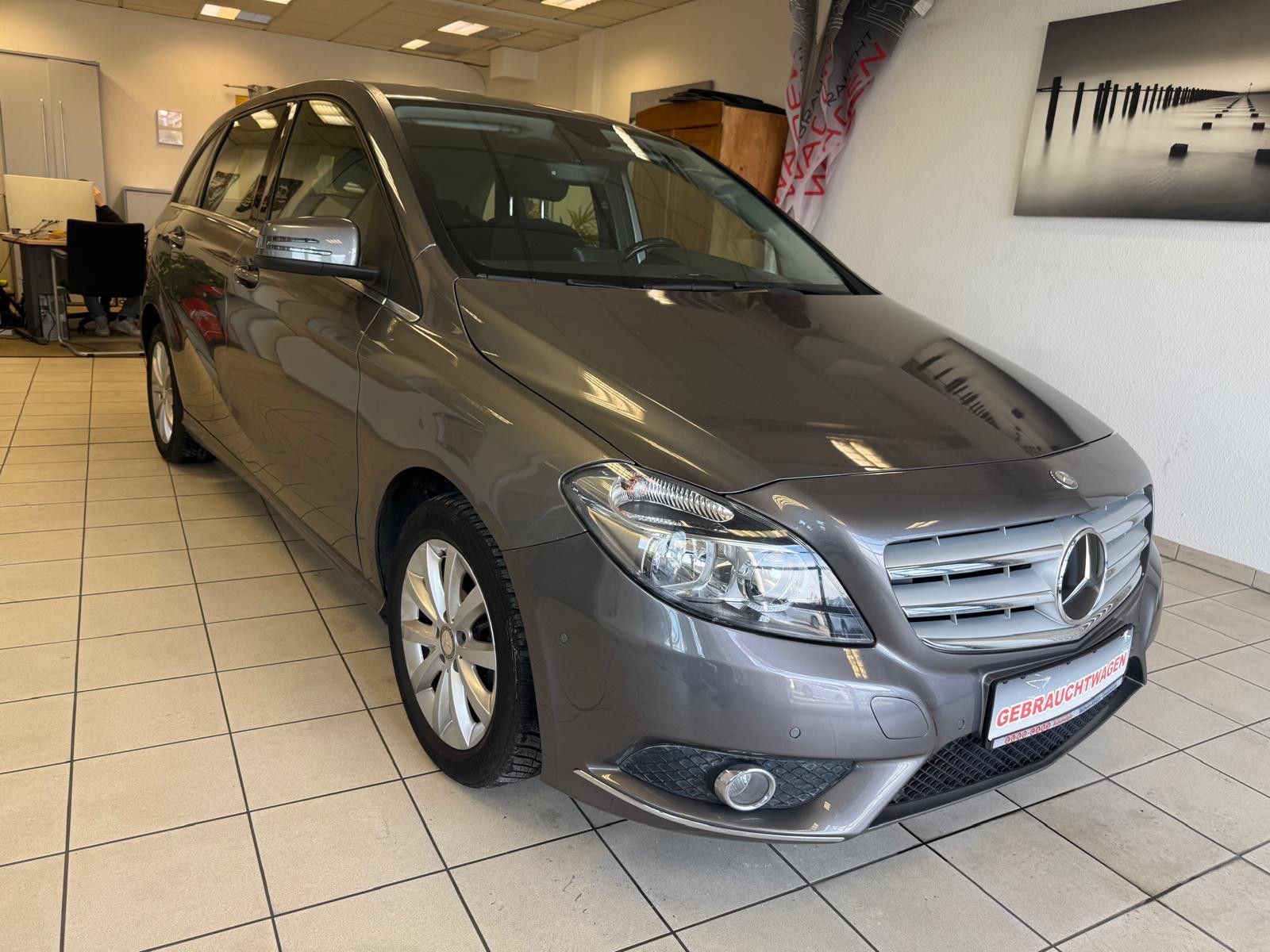 Fahrzeugabbildung Mercedes-Benz MB  B 180 / NAVI/AUTOMATIK