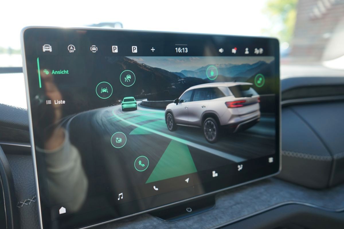 Fahrzeugabbildung SKODA Kodiaq 2.0 TDI 190 PS 4x4 Sport*Head Up*7 Sitzer
