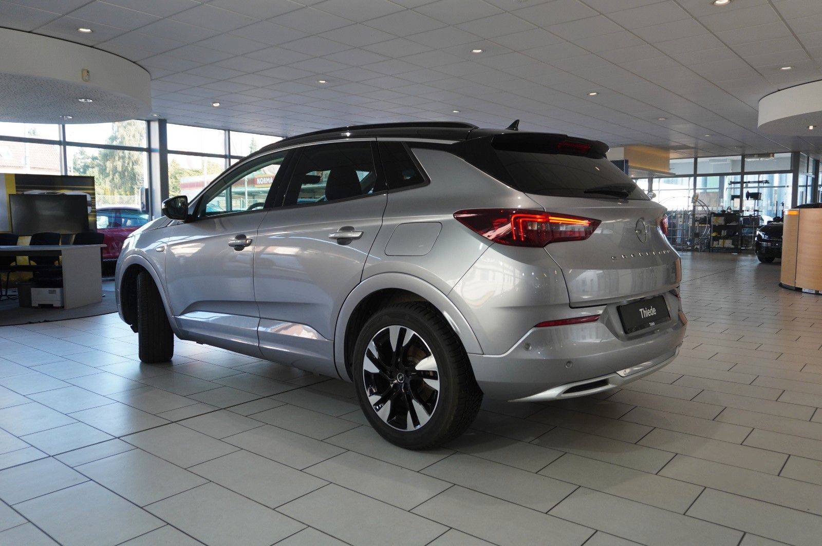 Fahrzeugabbildung Opel Grandland (X) ULTIMATE 4HYBRID NAVI/LED/SPORT/SH
