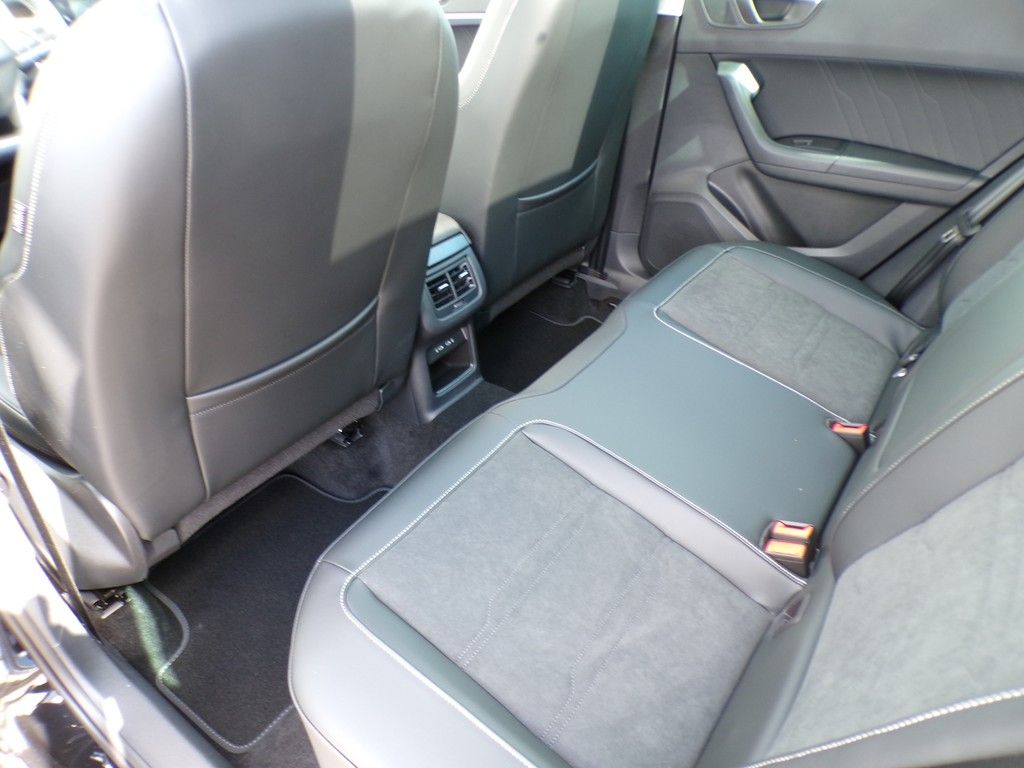 Fahrzeugabbildung SEAT Ateca 1.5 TSI Road Edition DSG