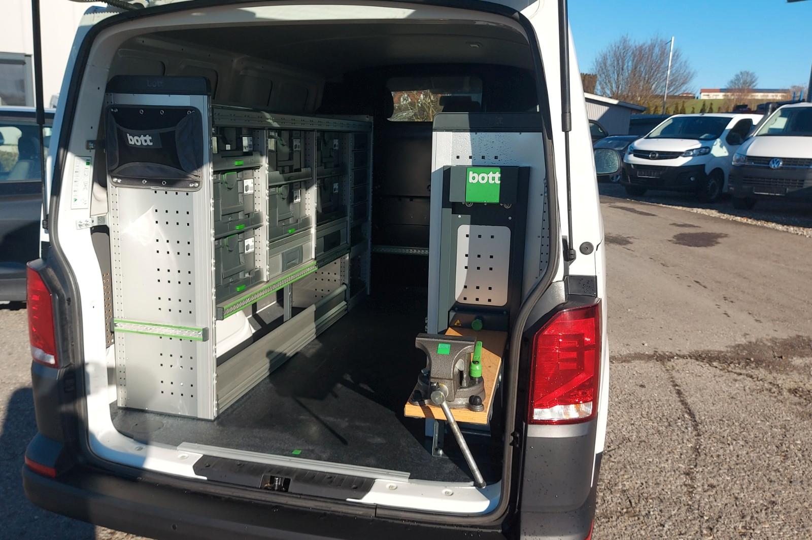 Volkswagen T6.1 Transporter Kasten DSG Werkstatteinrichtung