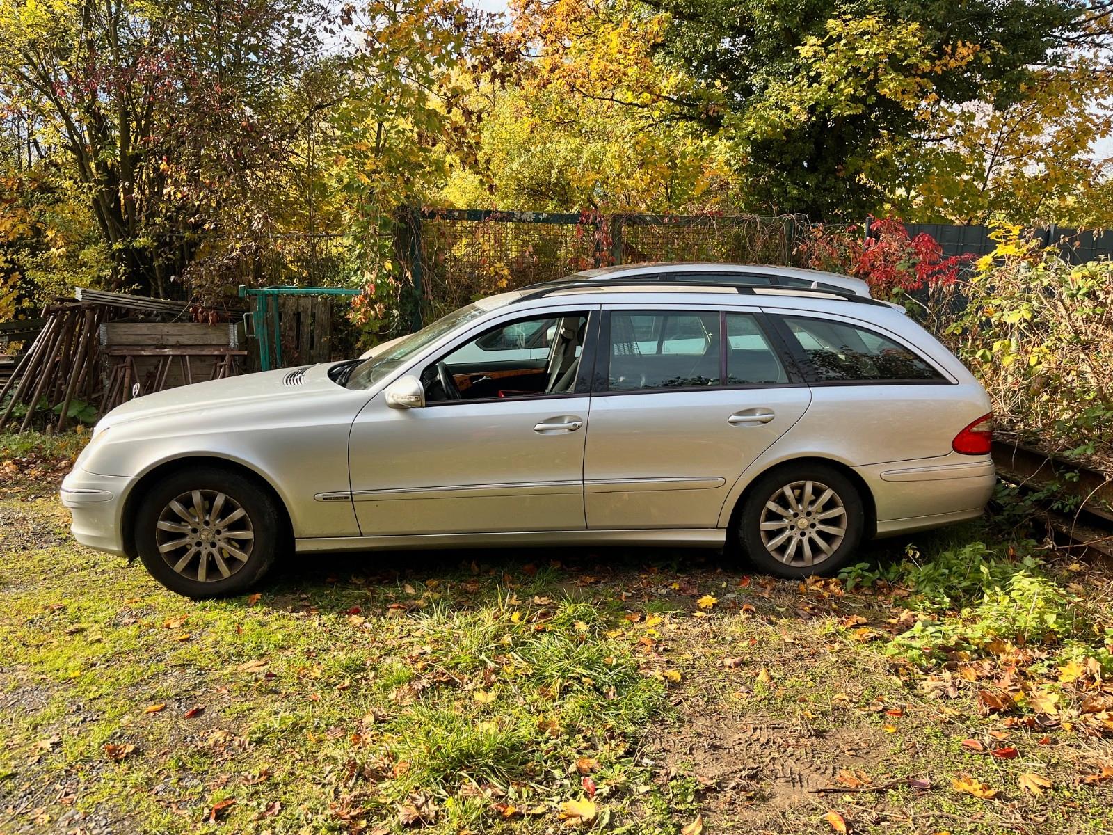 Mercedes-Benz E220 2008 — салон