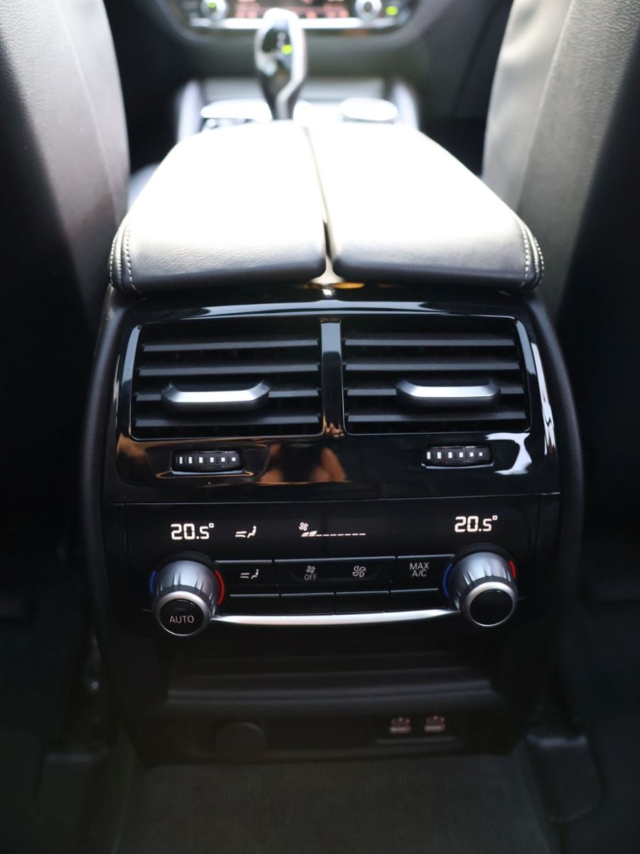 BMW 530 d xDrive M-Sport Pano Laser Memory HUD foto 18