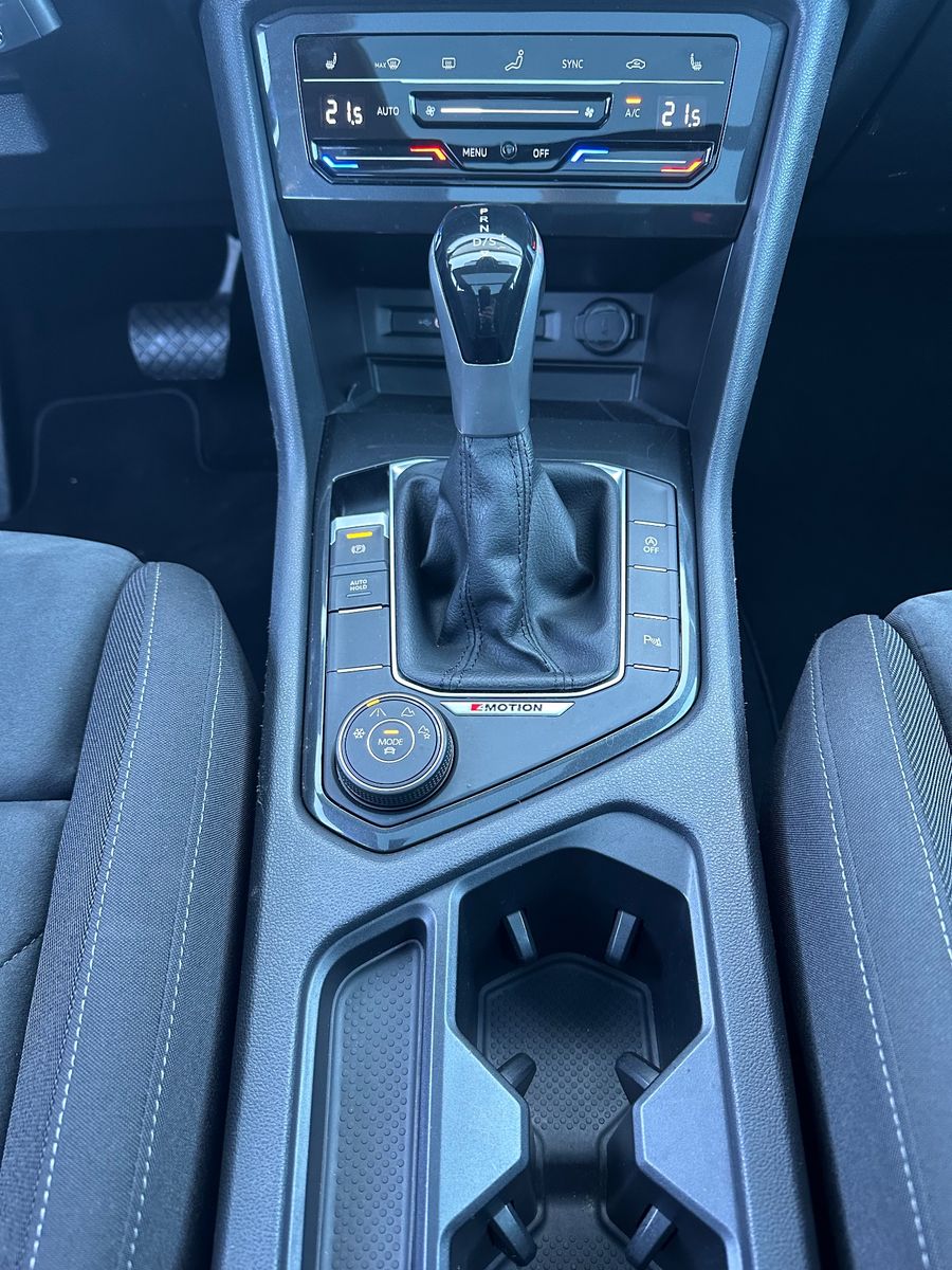 Fahrzeugabbildung Volkswagen Tiguan 2.0 TDI DSG 4Motion Life NAV+IQ-LIGHT