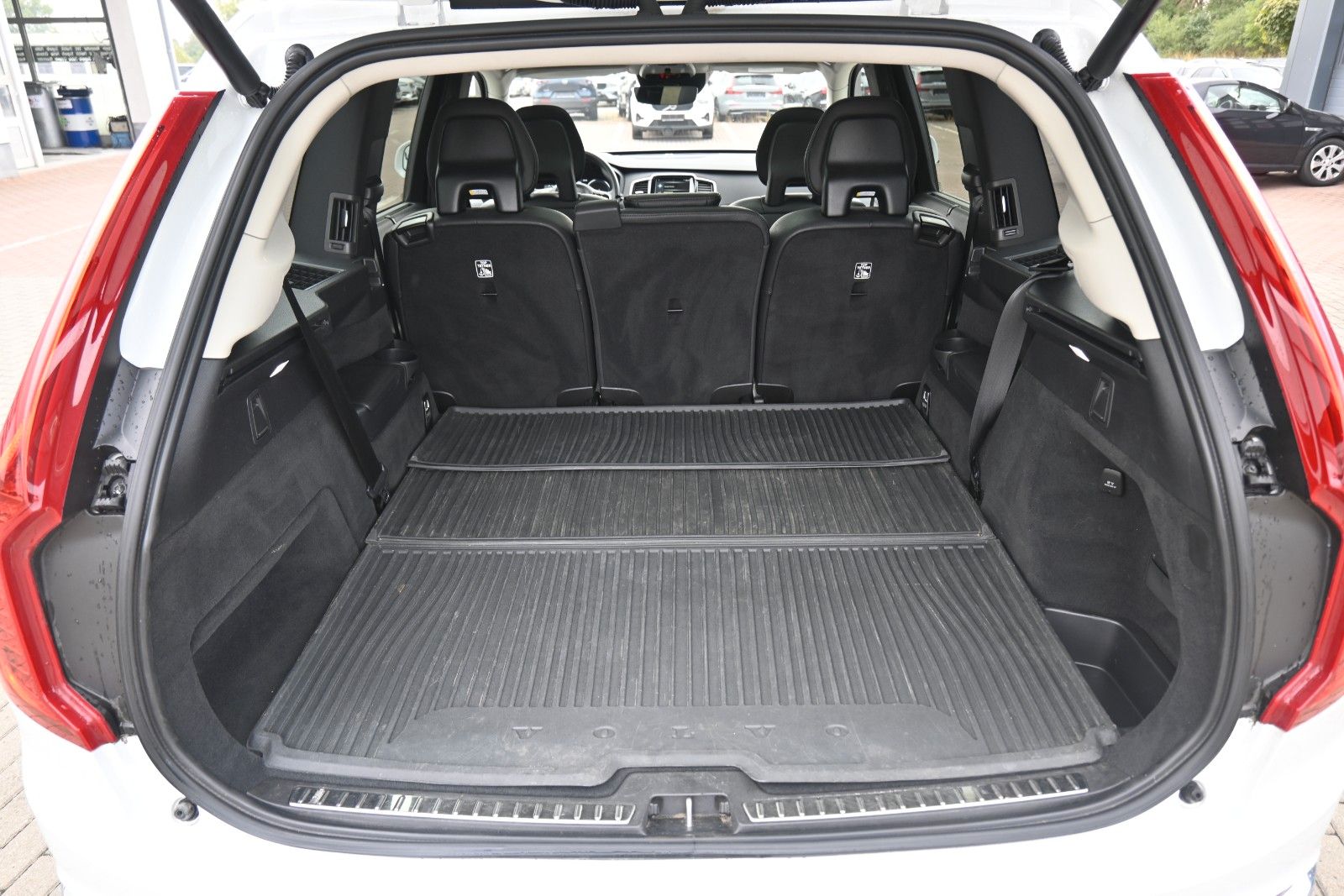 Fahrzeugabbildung Volvo XC90 T8 AWD RC Inscription Expression*RFK*PANO*