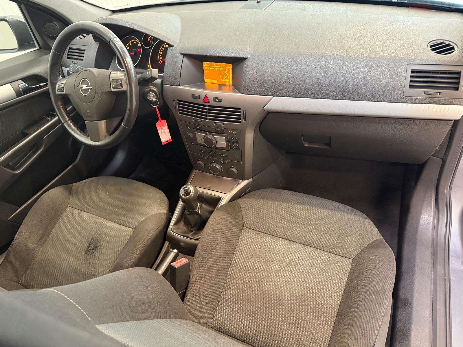 Opel Astra 2006 — photo 10