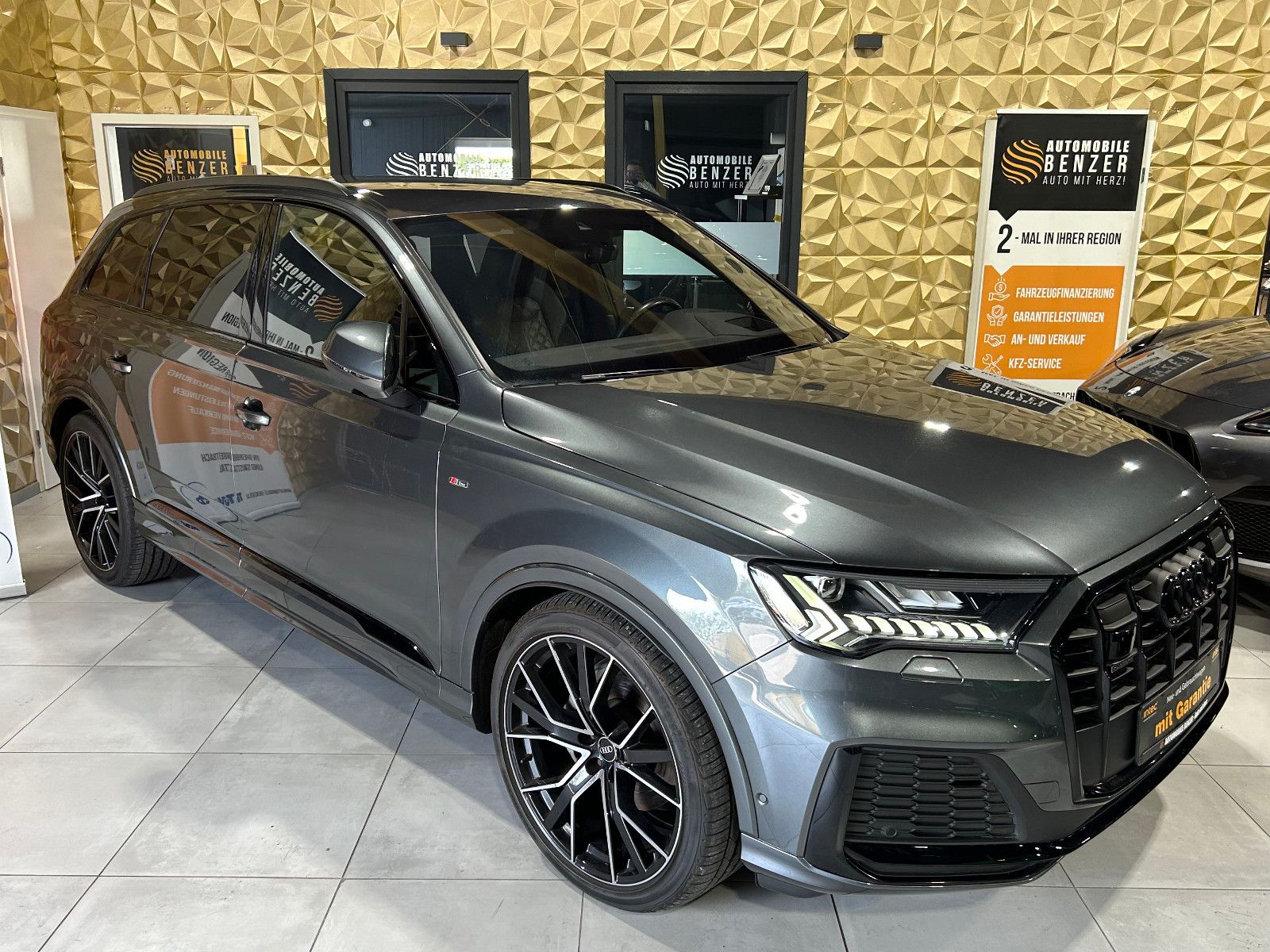 Fahrzeugabbildung Audi Q7 50 TDI quattro/S-LINE/HEAD-UP/COMPETITION/NAV