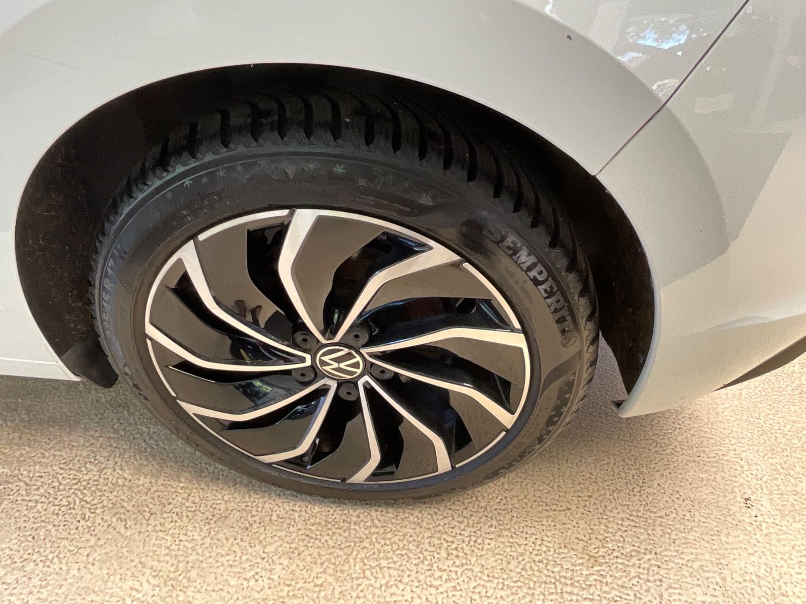 Fahrzeugabbildung Volkswagen Golf VIII Lim. United eTSI