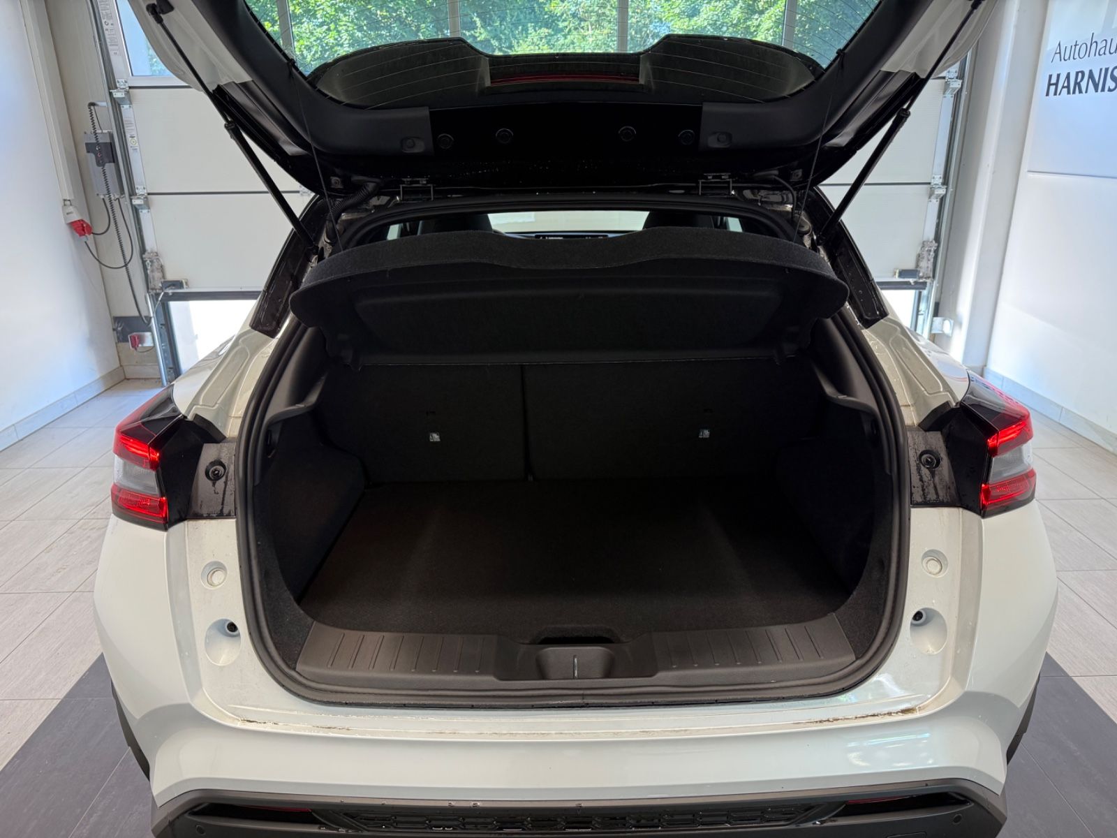 Fahrzeugabbildung Nissan Juke Hybrid N-Connecta Automatik, Winter-P.,Navi
