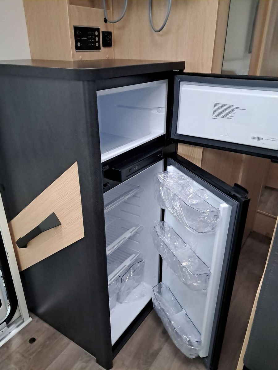 Fahrzeugabbildung Sunlight Adventure T 67S Automatik, Dörr Edition, TV