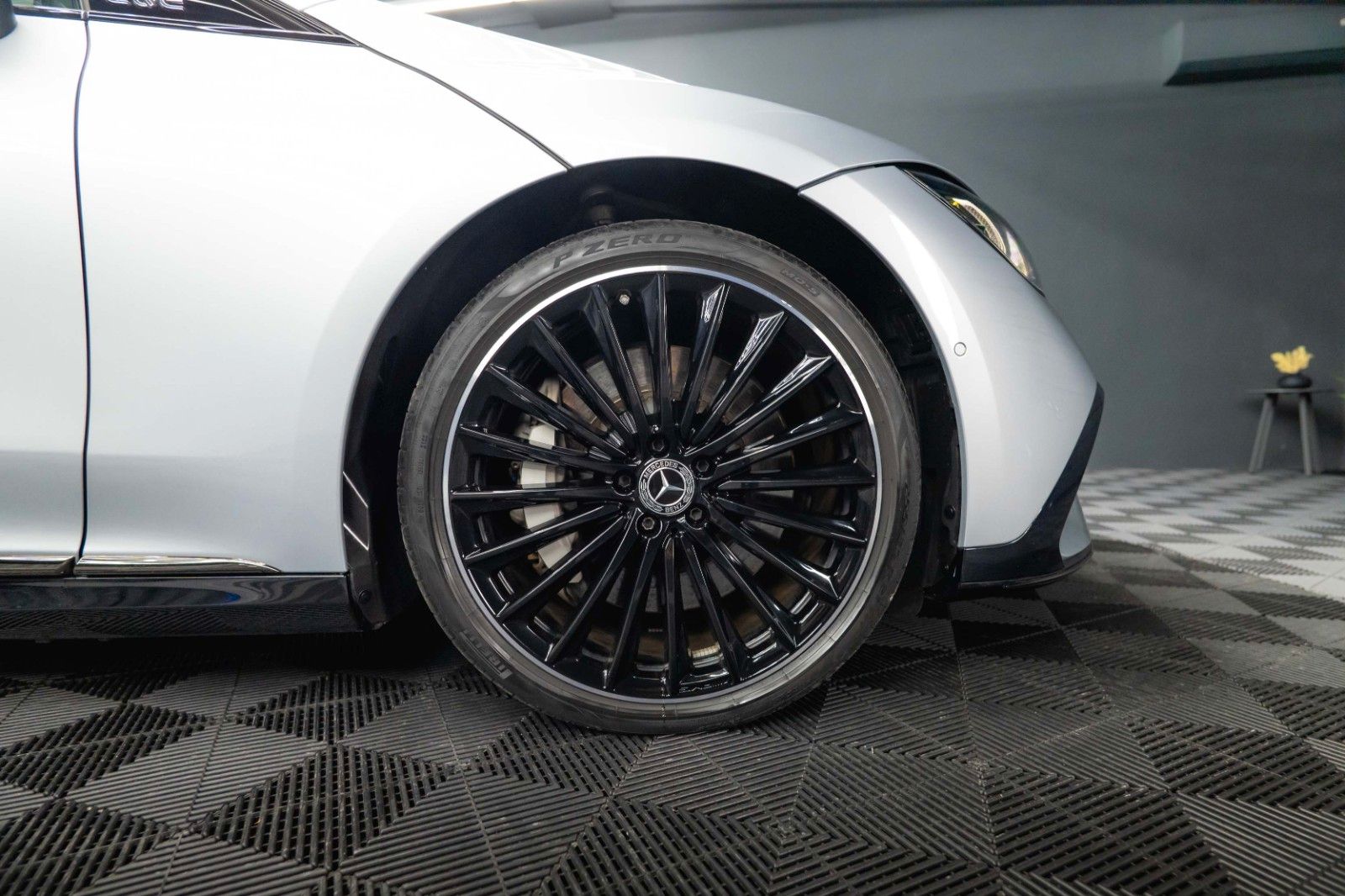 Fahrzeugabbildung Mercedes-Benz EQE 350+ AMG Night | Batterie NEU 100% | Pano