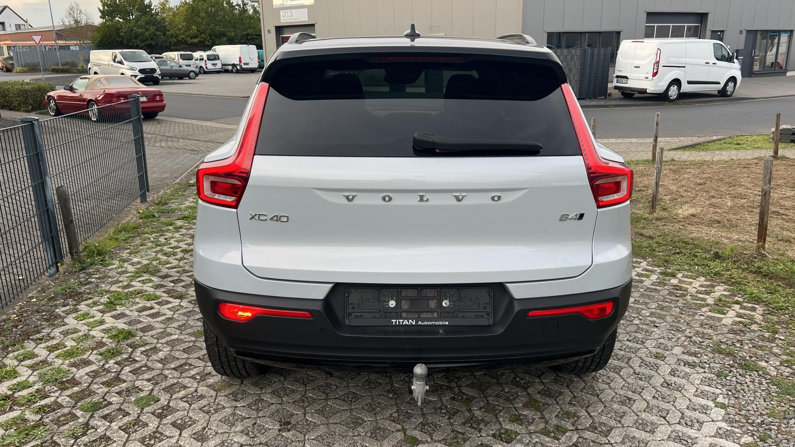 Volvo XC40 R Design AWD/ Pano/ AHK/ 360°/ BLIS/ HK