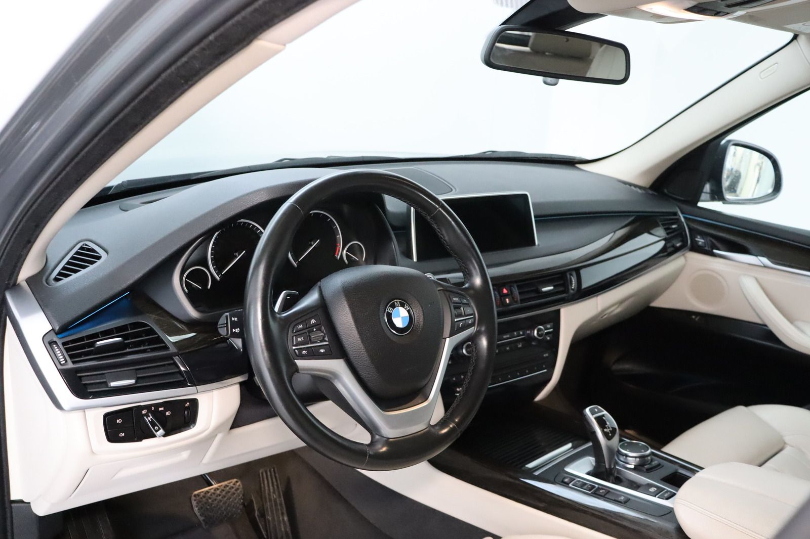 Fahrzeugabbildung BMW X5 xDrive30d * HUD* Pano * Memory * RFK *