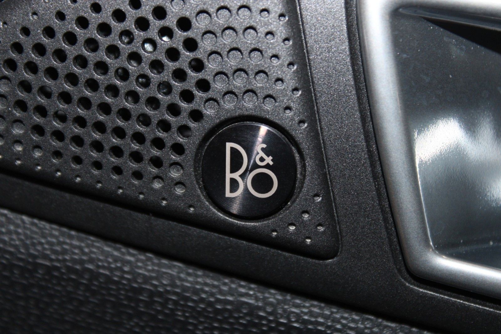 Fahrzeugabbildung Ford EcoSport Titanium LED B&O NAVI DAB Teilleder