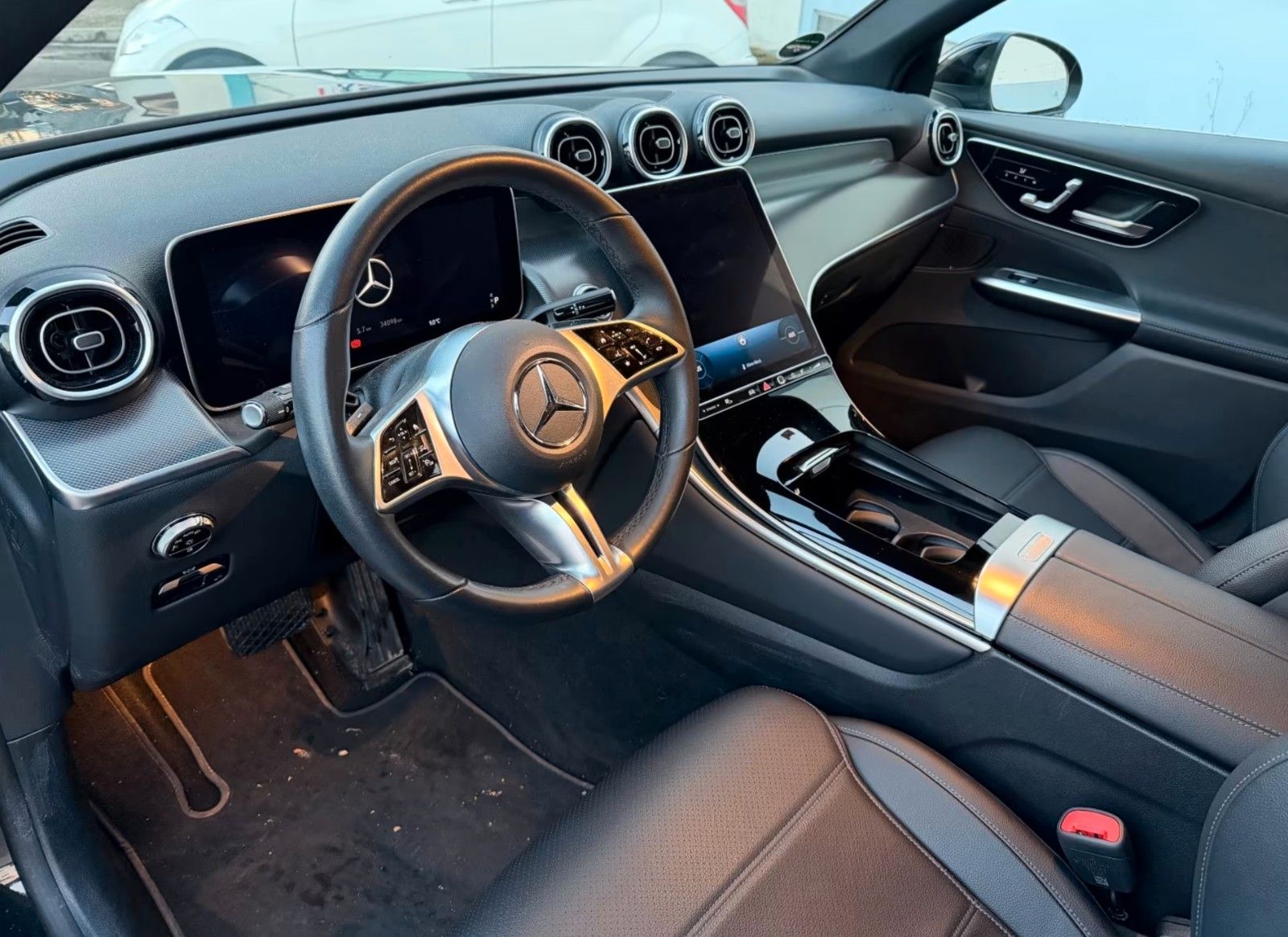 Mercedes-Benz GLC 220 d 4Matic Coupe Facelift 2024 foto 8