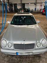 Mercedes-Benz Mercedes W210 E 240 V6 Avantgarde - Mercedes-Benz E-Klasse: W210