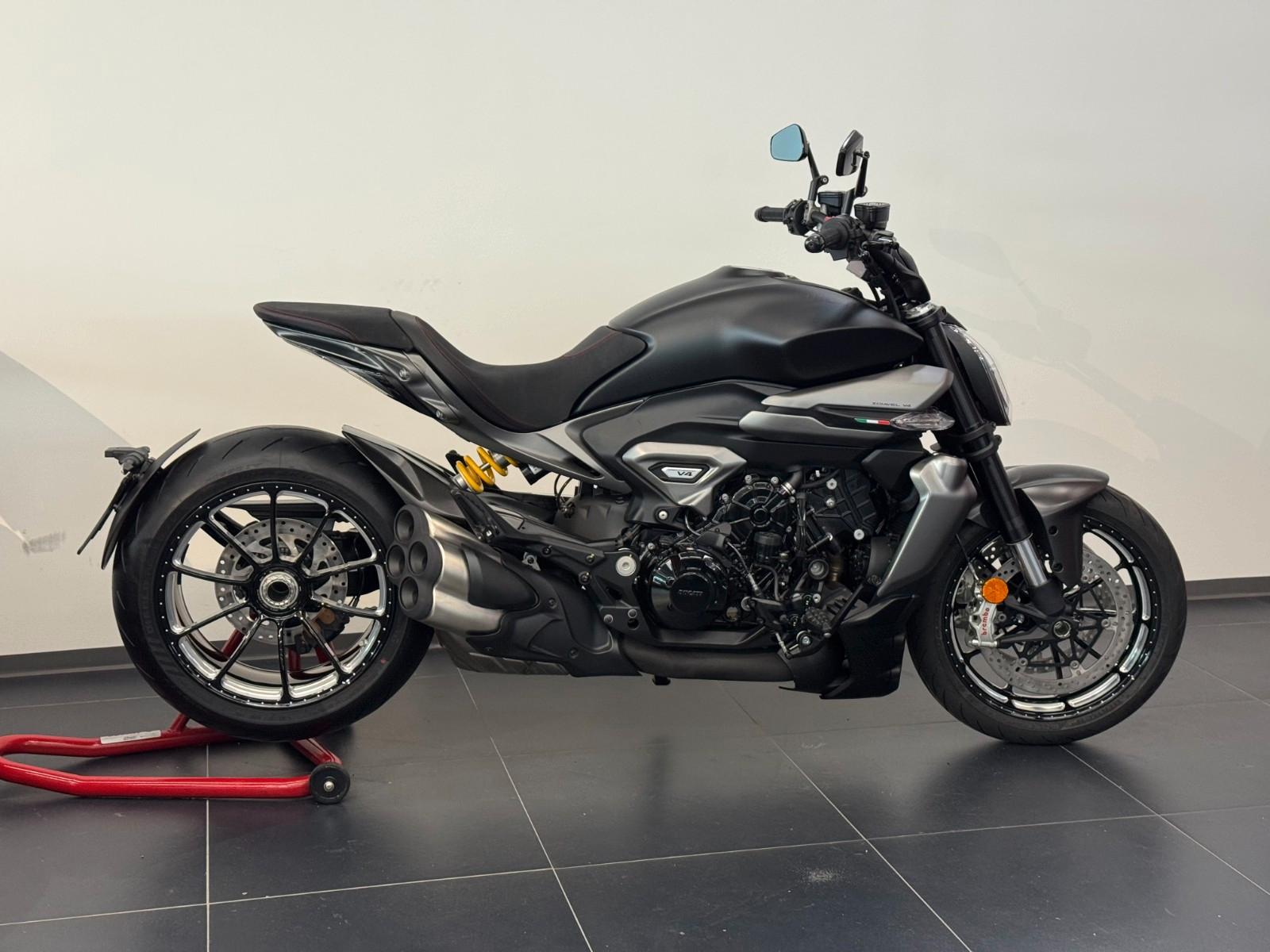 Ducati XDiavel V4