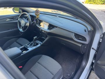 Opel Insignia - 8