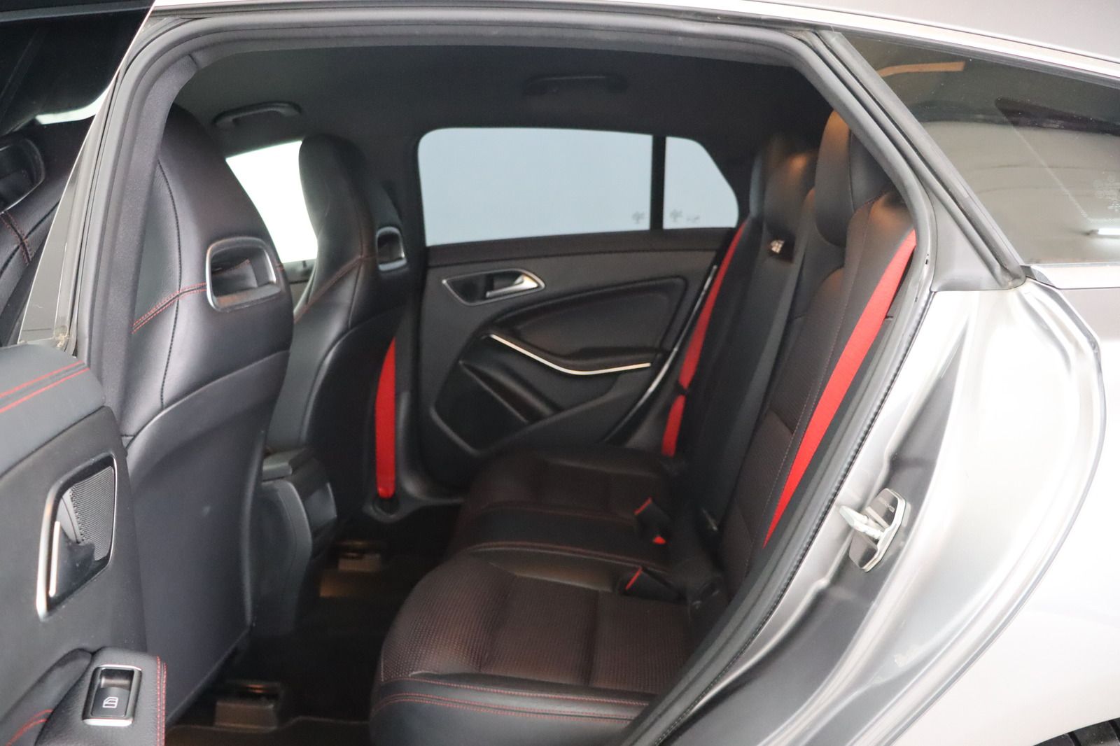 Fahrzeugabbildung Mercedes-Benz CLA 250 Shooting Brake Sport 4Matic