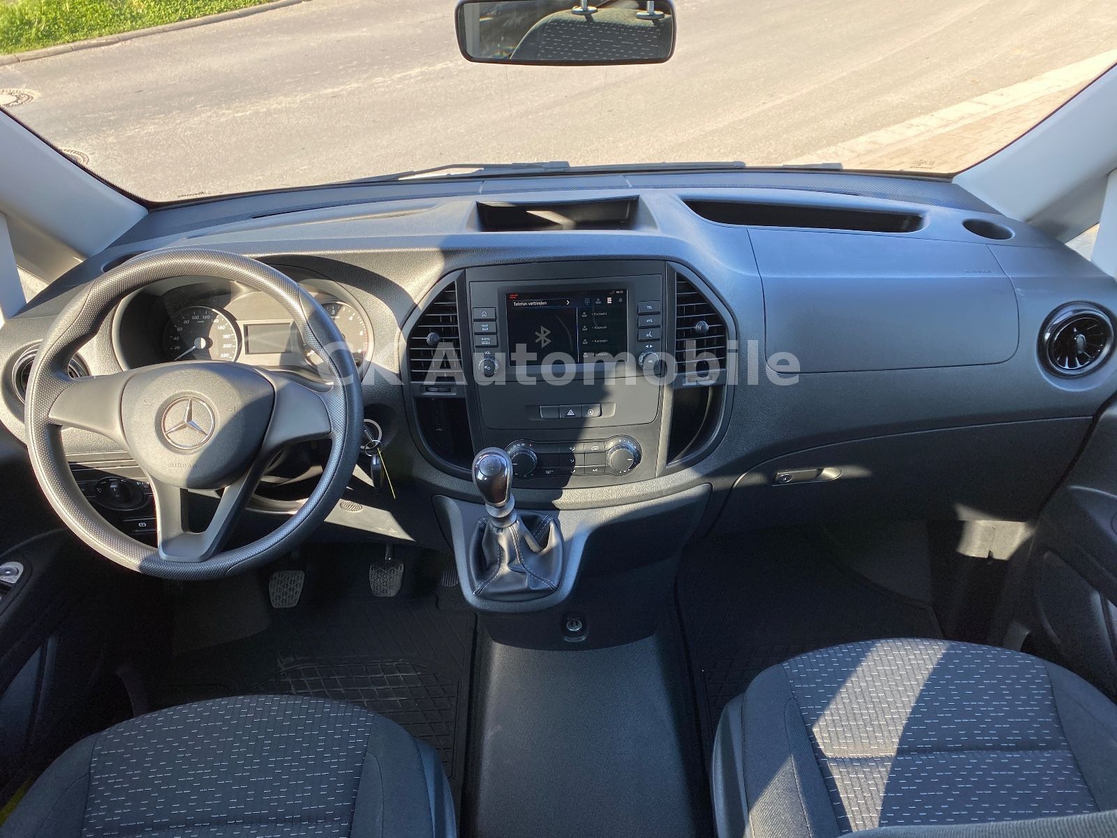 Fahrzeugabbildung Mercedes-Benz Vito Mixto 110CDI Kompakt/5 Sitze/Navi/Klima/AHK