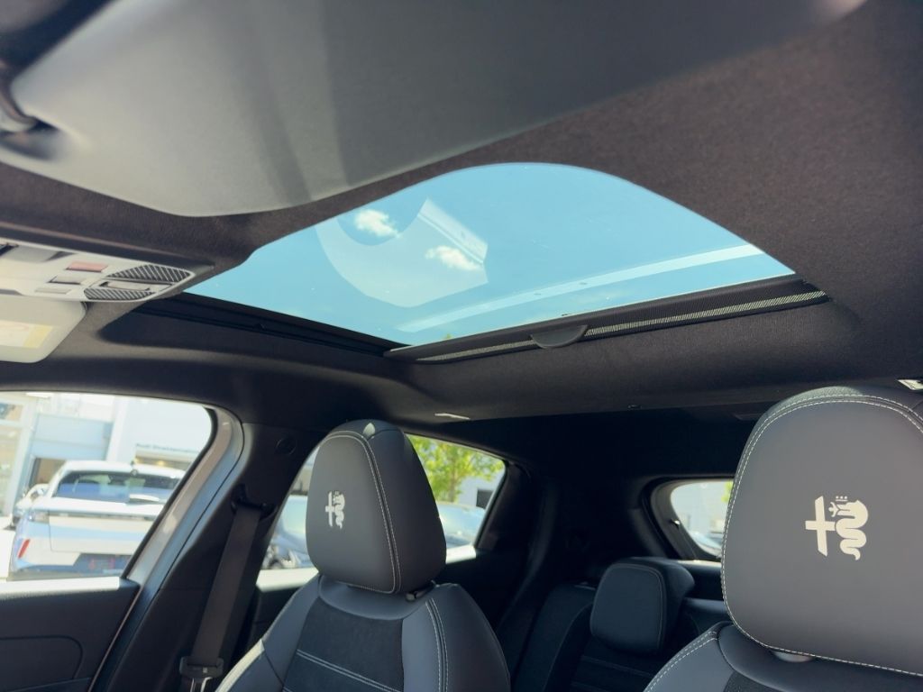 Fahrzeugabbildung Alfa Romeo Junior Sport Speciale Ibrida