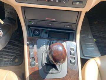 Bild 17 BMW 328 328i Lim. *AT*LEDER*GD*SHZ*KLIMAAUTO*EXPORT*
