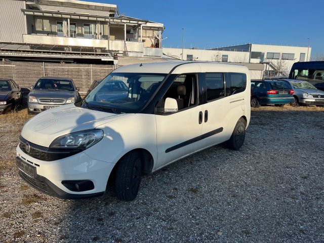 Fiat Doblo 1,6 JTD,Maxi,5-Sitzer,Beschädigt!