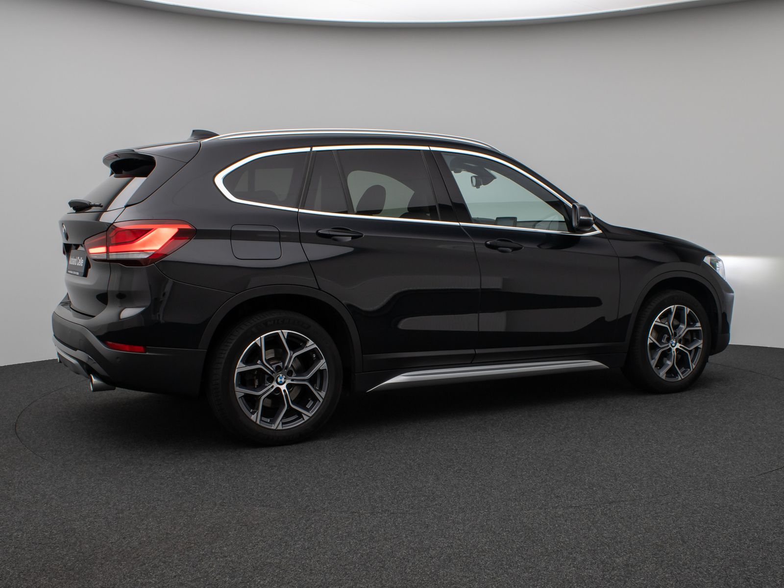 Fahrzeugabbildung BMW X1 xD20i xLine Kamera HUD DAB HiFi Komfort Sport