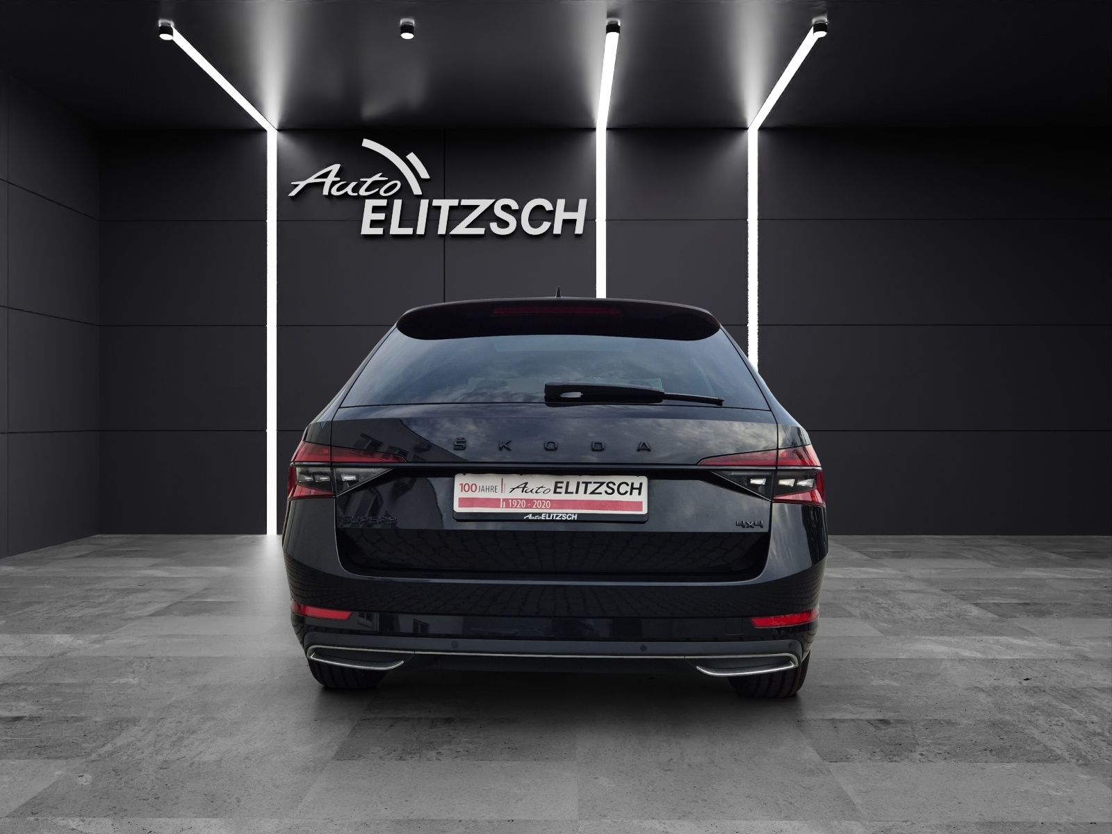 Fahrzeugabbildung SKODA Superb Combi TDI Sportline DSG 4x4 Matrix AHK Na