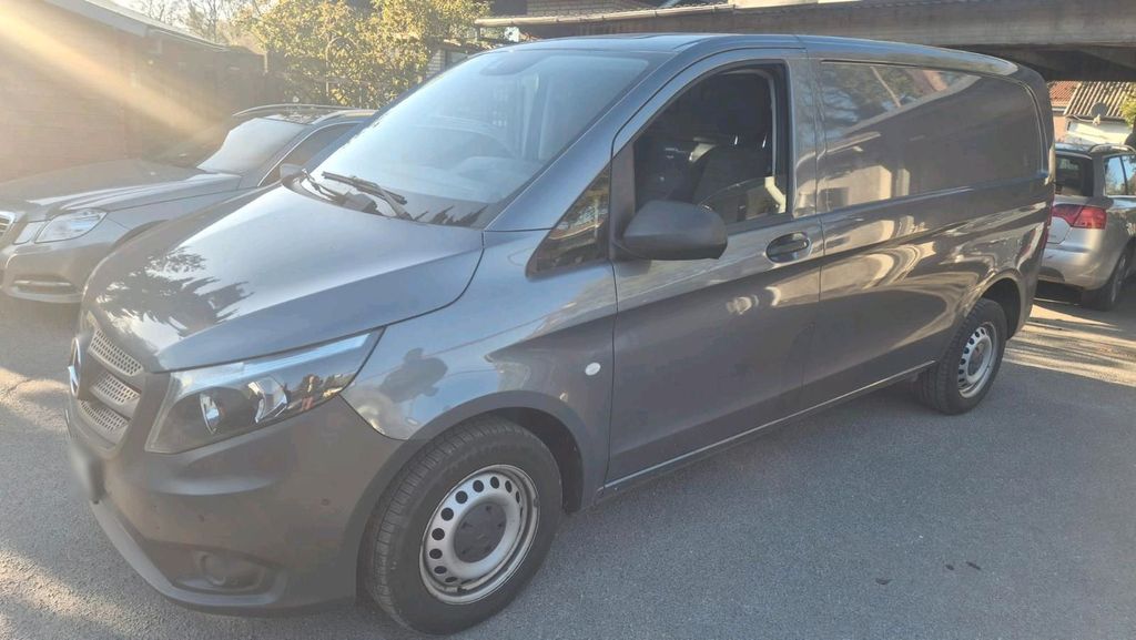 Image of Mercedes-Benz Vito