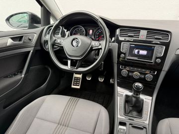 Volkswagen Golf - 11