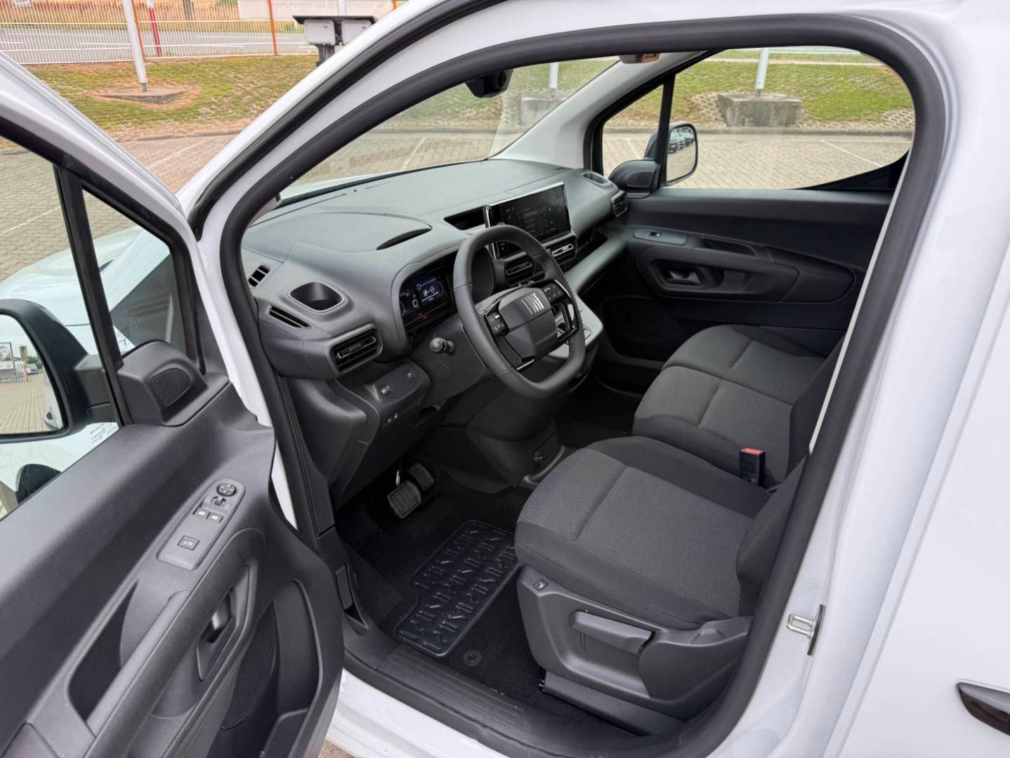 Fahrzeugabbildung Fiat Doblo XL ELEKTRO