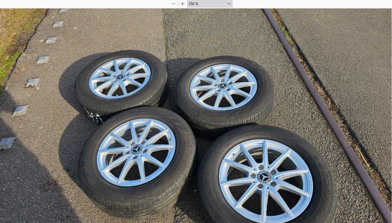 Fahrzeugabbildung Mercedes-Benz GLB 200d 4Mat 8G NAVI/SHZ/HIFI/DAB/PANO/RFK/8Fa
