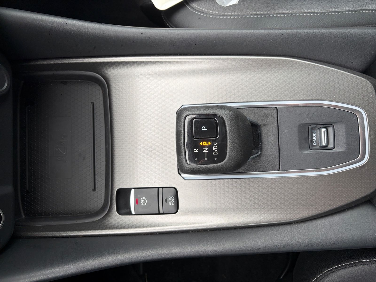 Fahrzeugabbildung Nissan Qashqai 1.3 DIG-T MHEV N-Connecta*NAVI*KAMERA*SH