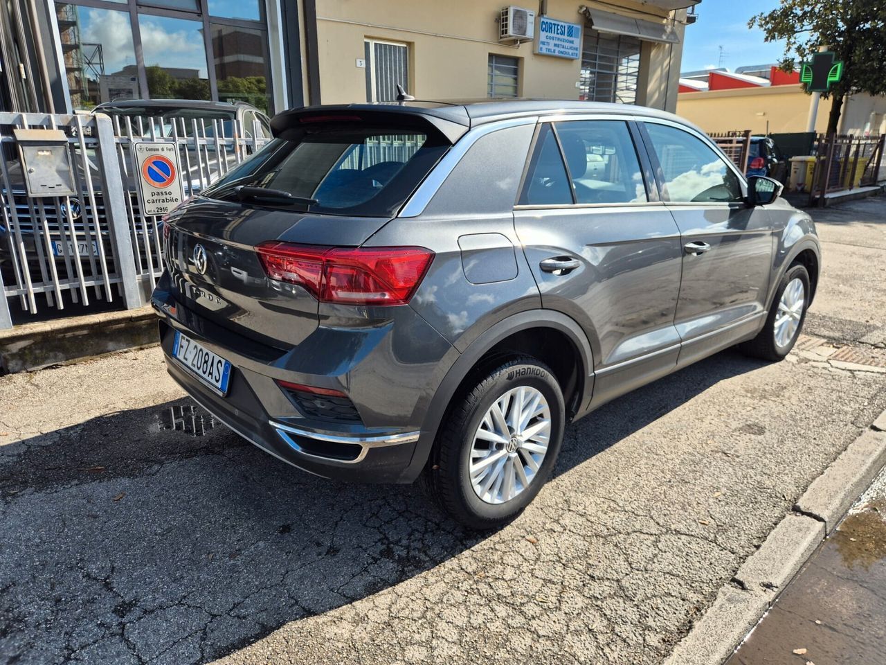 Volkswagen T-Roc 1.6 TDI SCR Business BlueMotion imagem 3