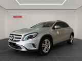 Mercedes-Benz GLA 180 URBAN-AHK-KAMERA-TEMPOMAT-BIXENON - silberne Mercedes-Benz GLA 180