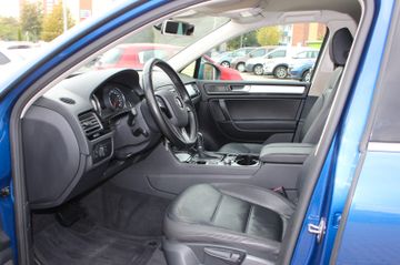 Volkswagen Touareg - 6