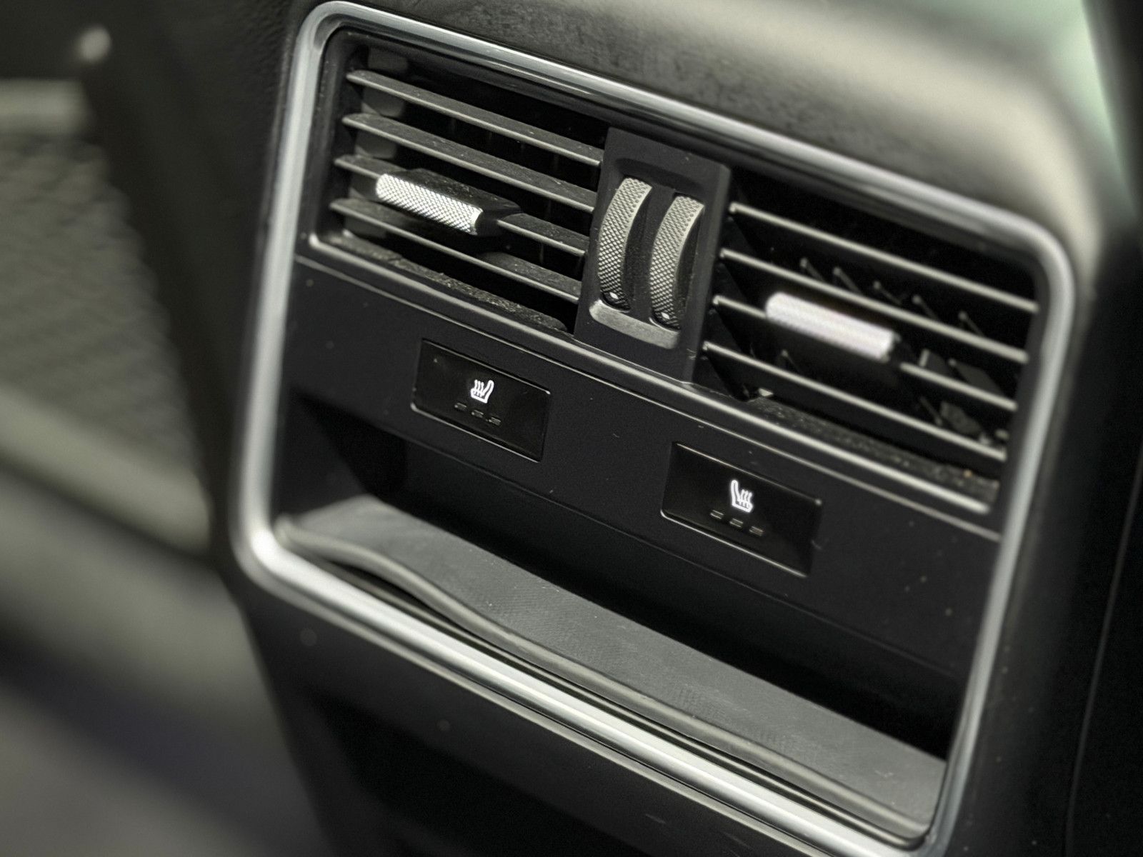 Fahrzeugabbildung Porsche Cayenne E-Hybrid|PANORAMA|SPORT-CHRONO|ACC
