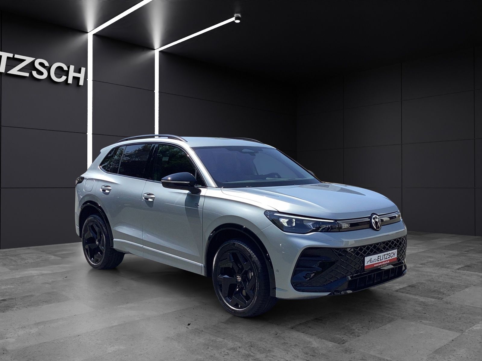 Fahrzeugabbildung Volkswagen Tiguan 1.5 TSI eHybrid 200 kW R-Line AHZV  IQ.LI