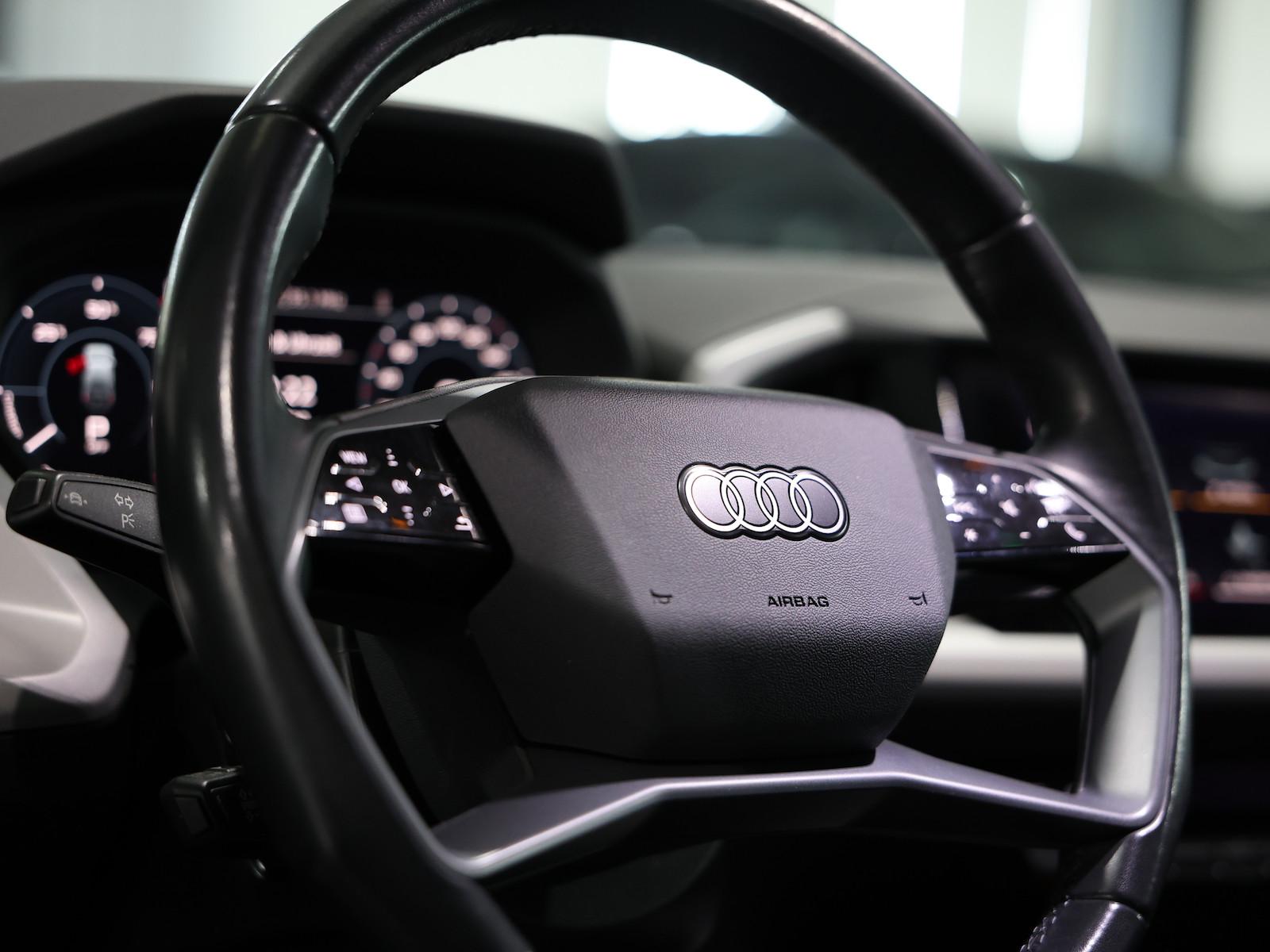 Audi Q4 40 GREY & BLACK / 95,4% / LED, KOMFORT, миниатюра 15