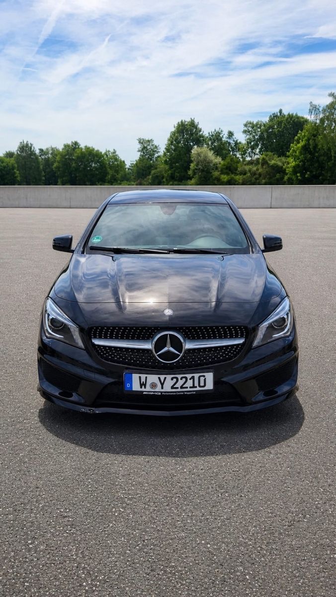 MERCEDES-BENZ CLA 220